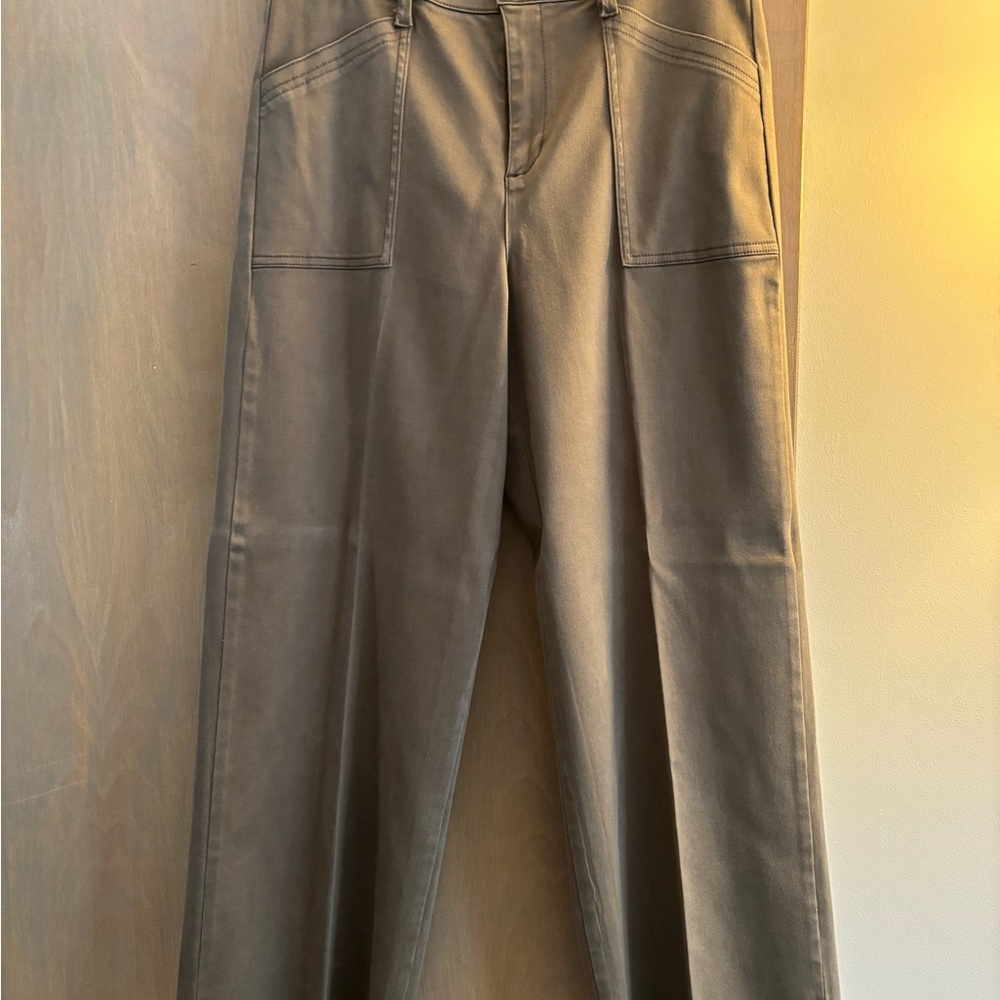 Evereve Olive Green cropped wide leg Trousers